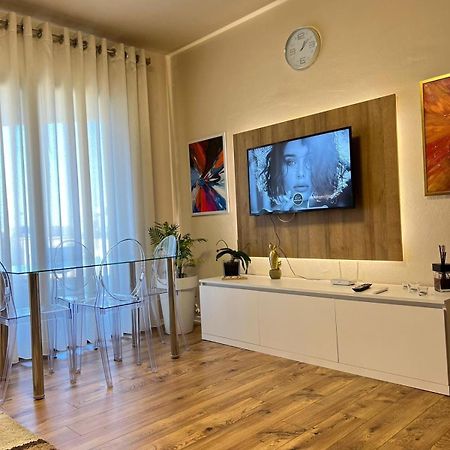 Nemis Apartments In The Centre Of Tirana Four Free Parking Eksteriør bilde
