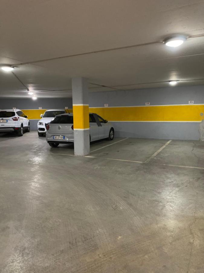 Nemis Apartments In The Centre Of Tirana Four Free Parking Eksteriør bilde