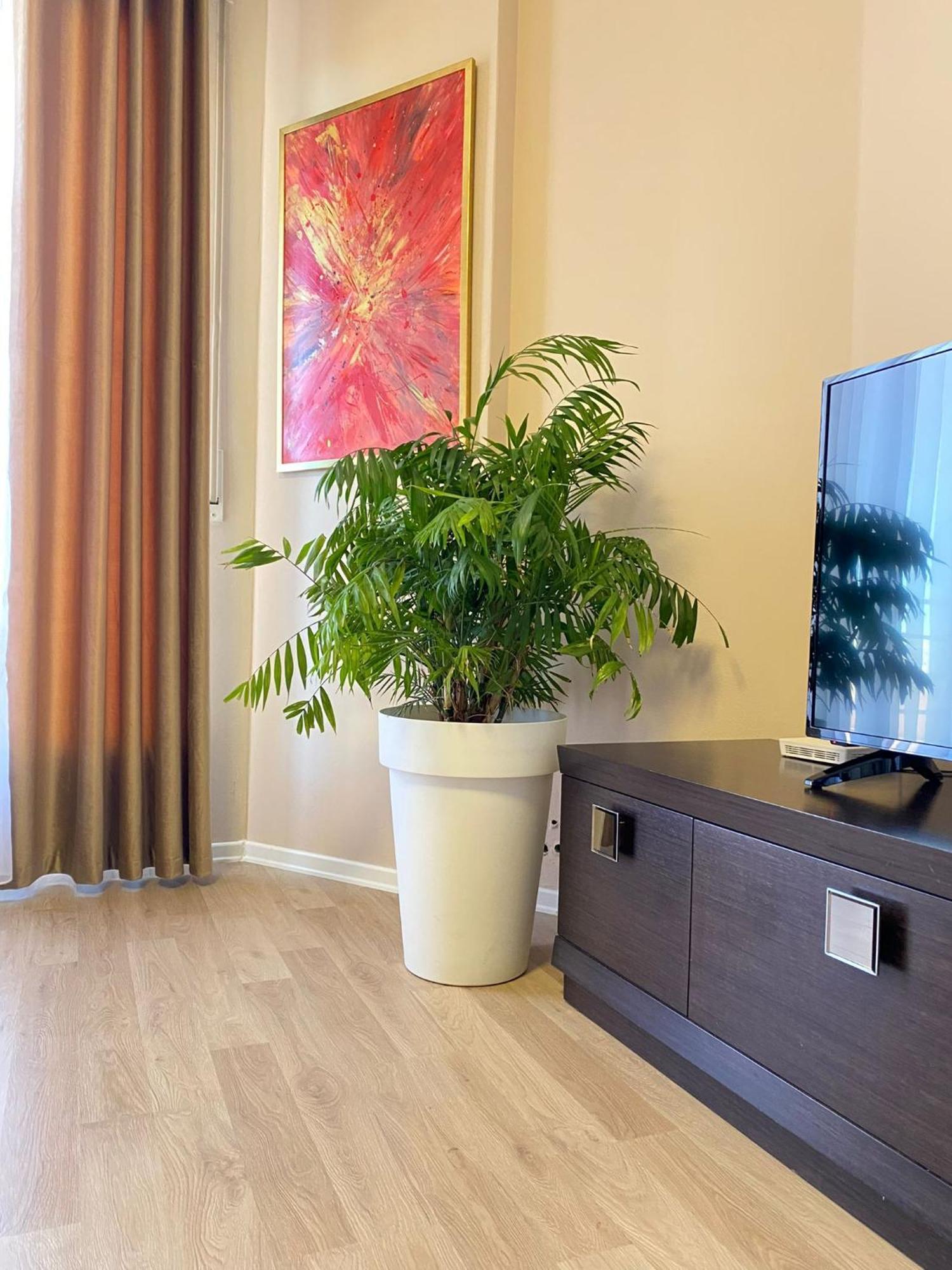 Nemis Apartments In The Centre Of Tirana Four Free Parking Eksteriør bilde