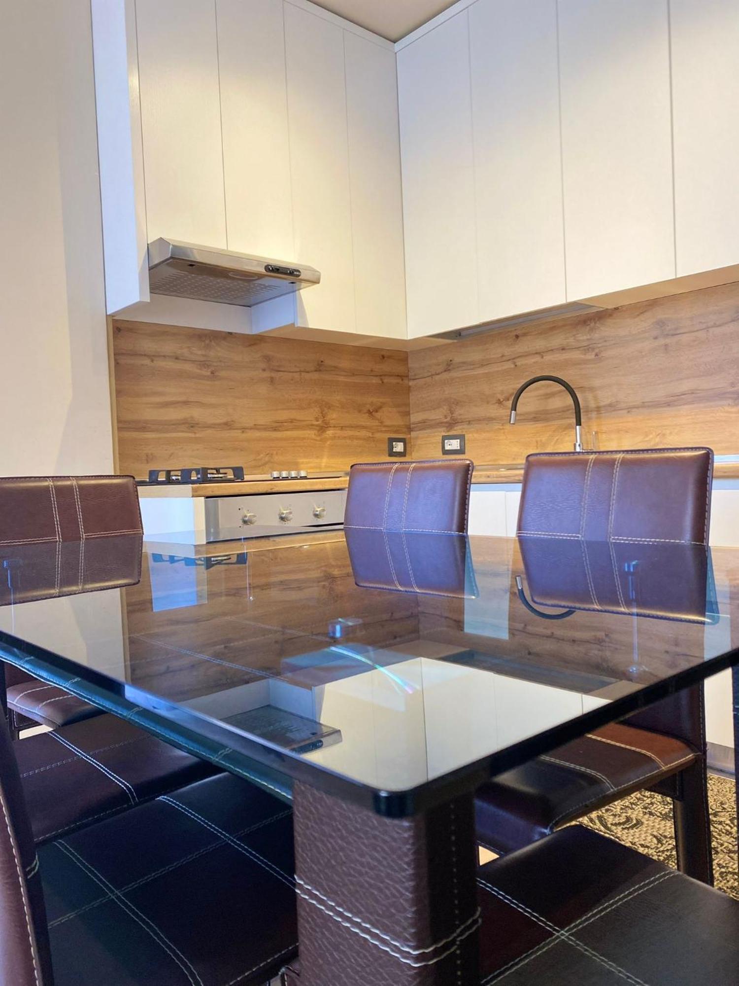 Nemis Apartments In The Centre Of Tirana Four Free Parking Eksteriør bilde