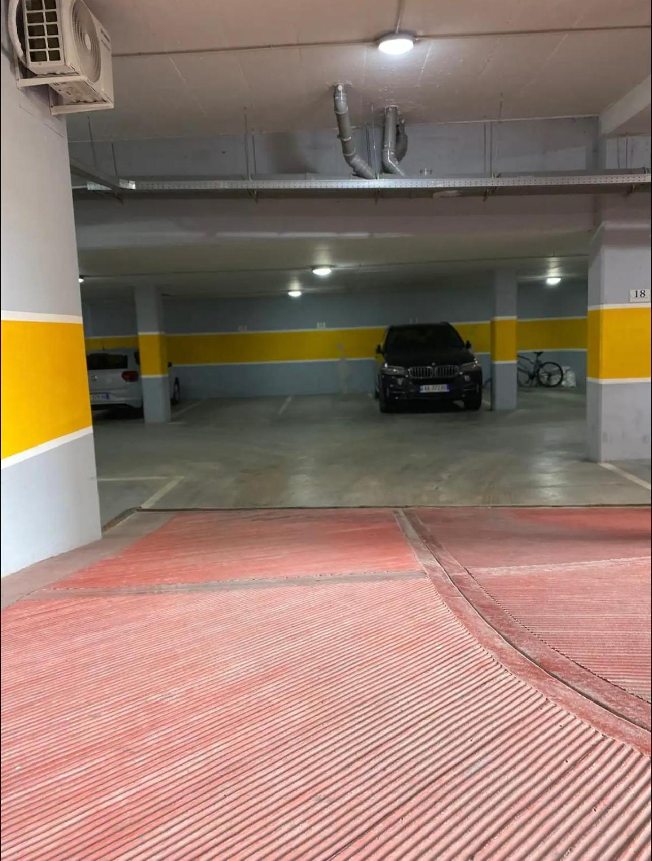 Nemis Apartments In The Centre Of Tirana Four Free Parking Eksteriør bilde