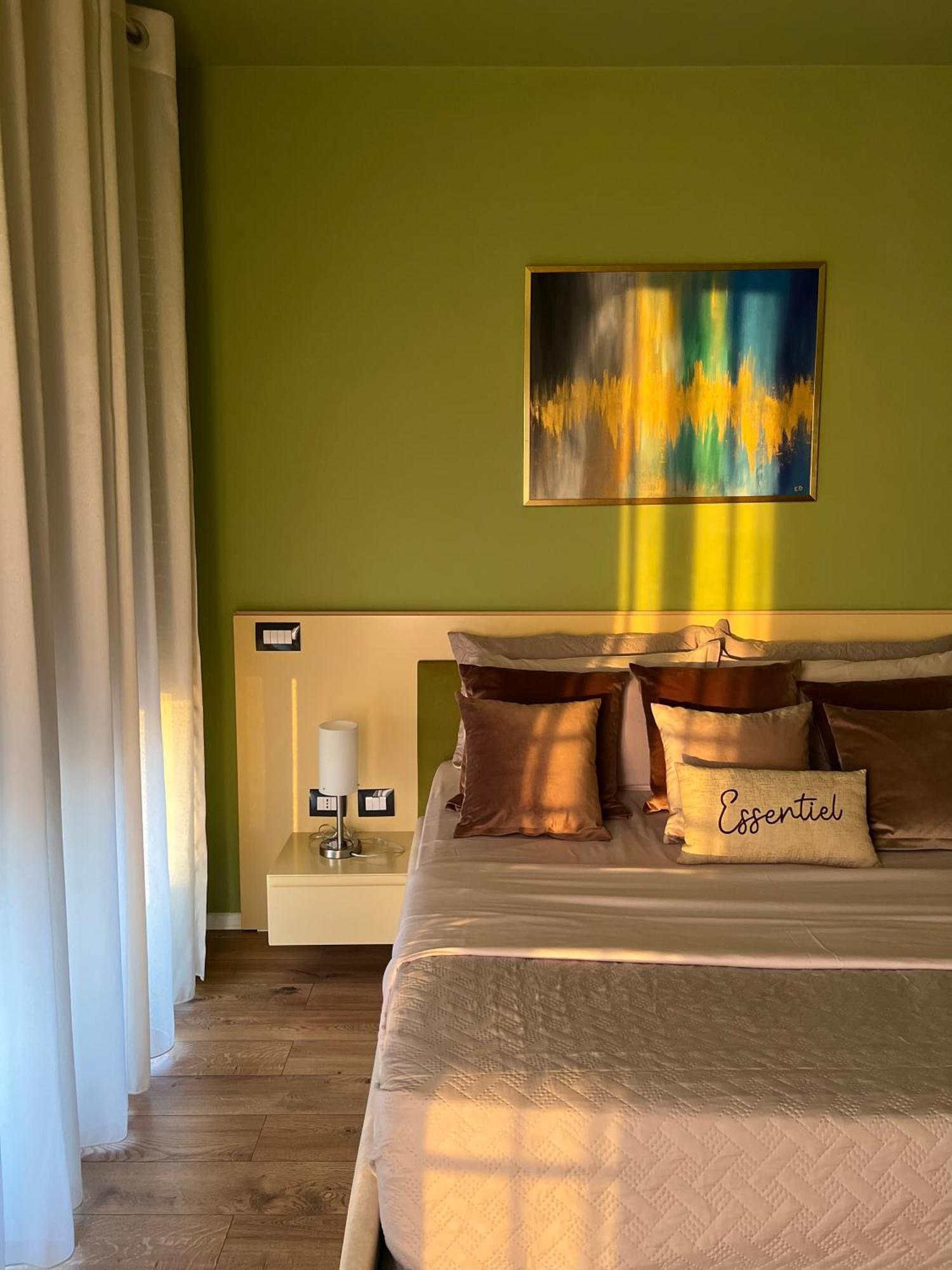 Nemis Apartments In The Centre Of Tirana Four Free Parking Eksteriør bilde